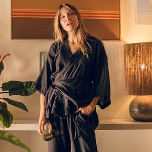 NWT Oddbird Kardeş Turkish handwoven cotton linen wrap top black Medium